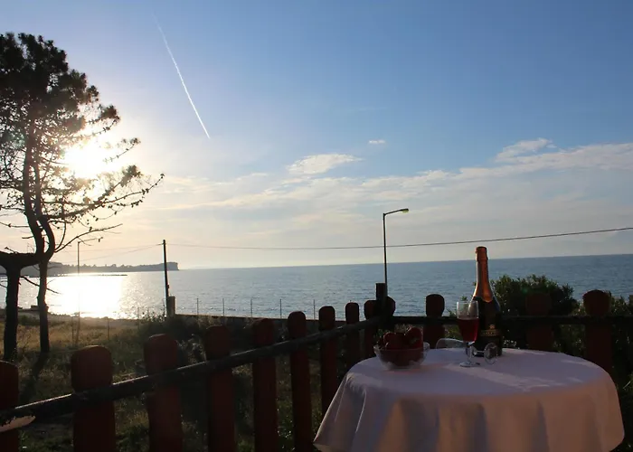 Anastazia\'S Seaside Apartments